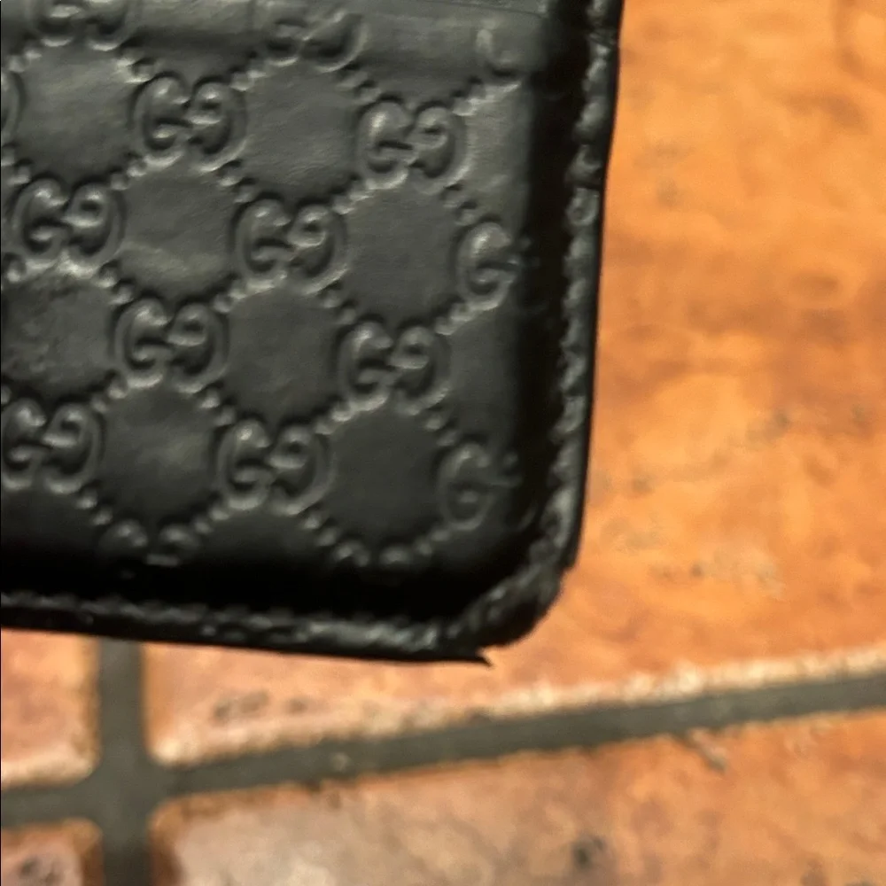 Gucci Embossed Black Leather Card Holder - Picture 8 of 12